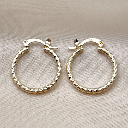 Oro Laminado Small Hoop, Gold Filled Style Diamond Cutting Finish, Golden Finish