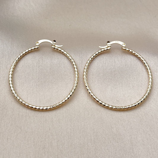 Oro Laminado Medium Hoop, Gold Filled Style Diamond Cutting Finish, Golden Finish