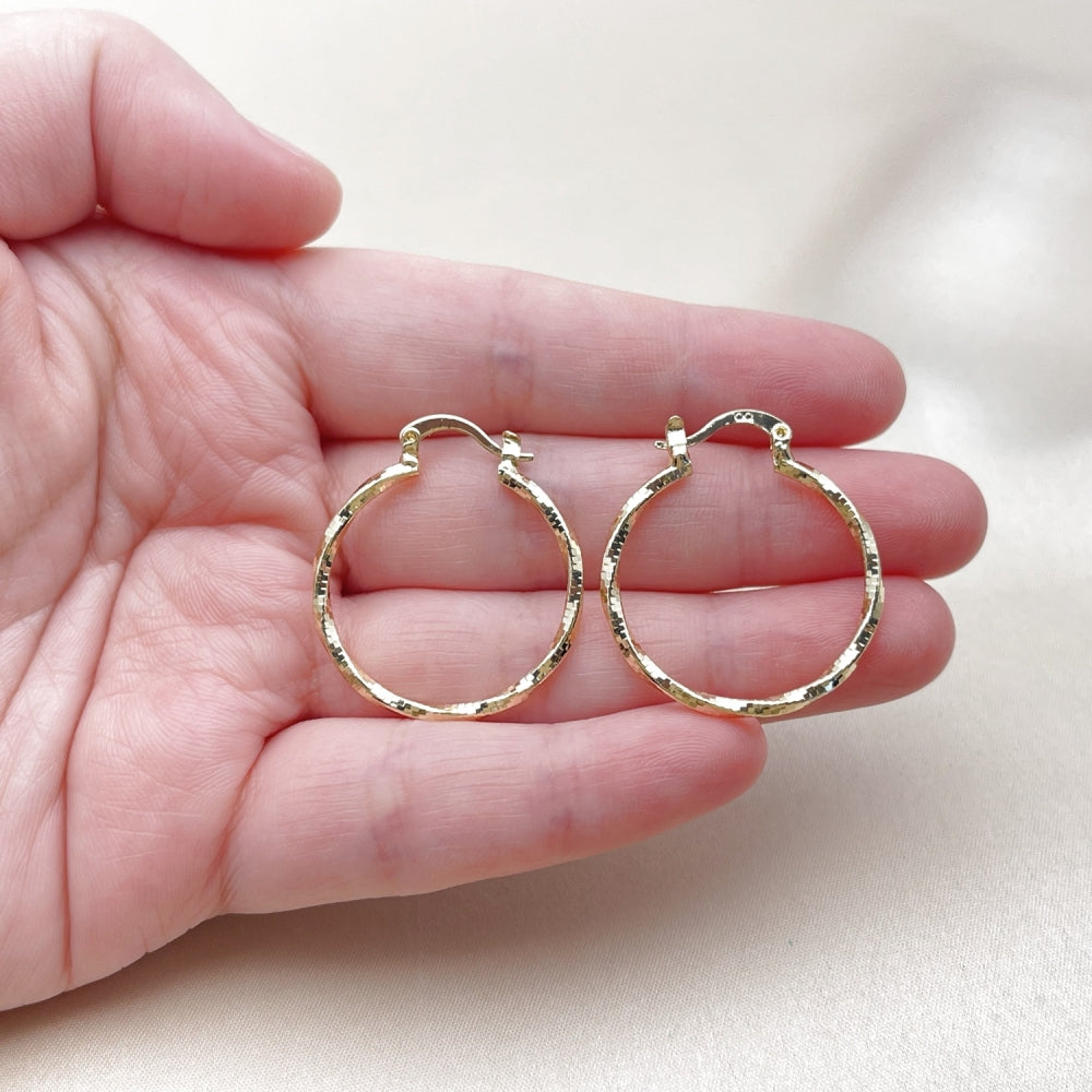 Oro Laminado Medium Hoop, Gold Filled Style Twist Design, Diamond Cutting Finish, Golden Finish