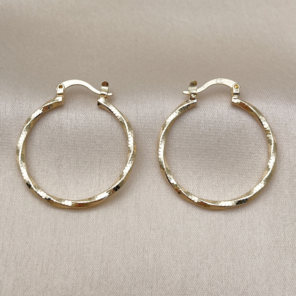 Oro Laminado Medium Hoop, Gold Filled Style Twist Design, Diamond Cutting Finish, Golden Finish