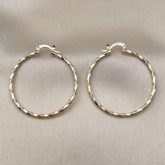 Oro Laminado Medium Hoop, Gold Filled Style Twist Design, Diamond Cutting Finish, Golden Finish