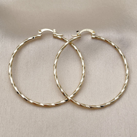 Oro Laminado Large Hoop, Gold Filled Style Twist Design, Diamond Cutting Finish, Golden Finish