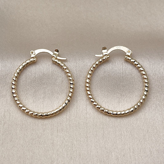 Oro Laminado Small Hoop, Gold Filled Style Diamond Cutting Finish, Golden Finish
