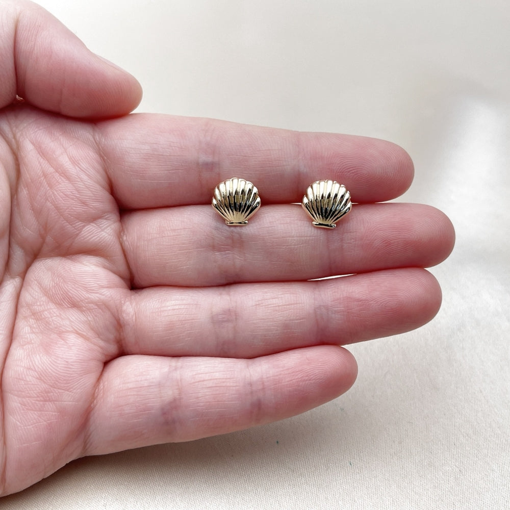 Oro Laminado Stud Earring, Gold Filled Style Shell and Hollow Design, Polished, Golden Finish