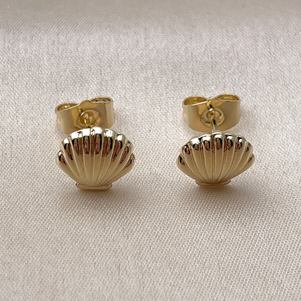 Oro Laminado Stud Earring, Gold Filled Style Shell and Hollow Design, Polished, Golden Finish