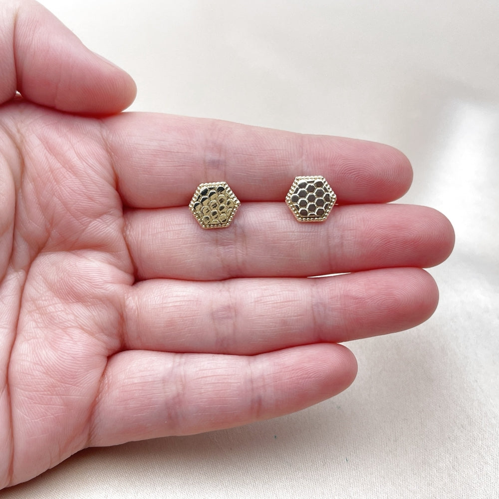 Oro Laminado Stud Earring, Gold Filled Style Diamond Cutting Finish, Golden Finish