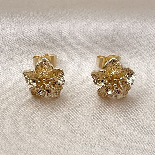 Oro Laminado Stud Earring, Gold Filled Style Flower Design, Matte Finish, Golden Finish