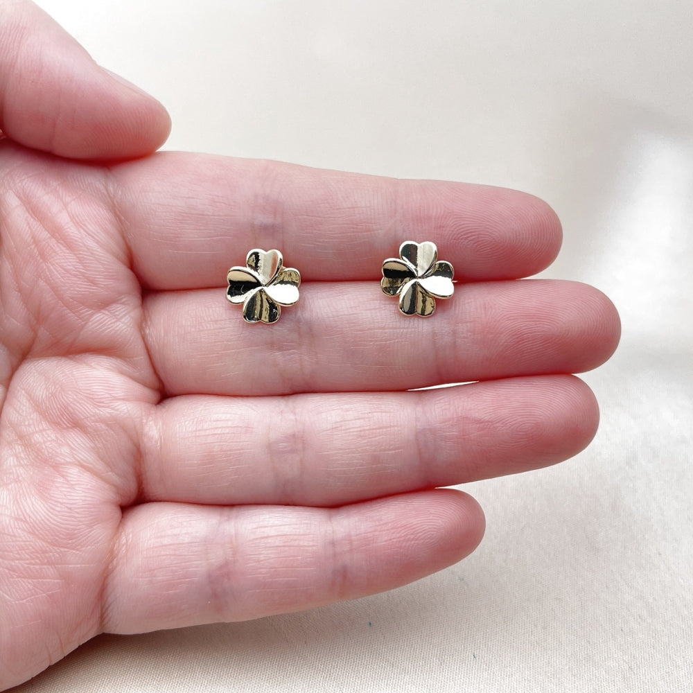 Oro Laminado Stud Earring, Gold Filled Style Four-leaf Clover and Heart Design, Polished, Golden Finish