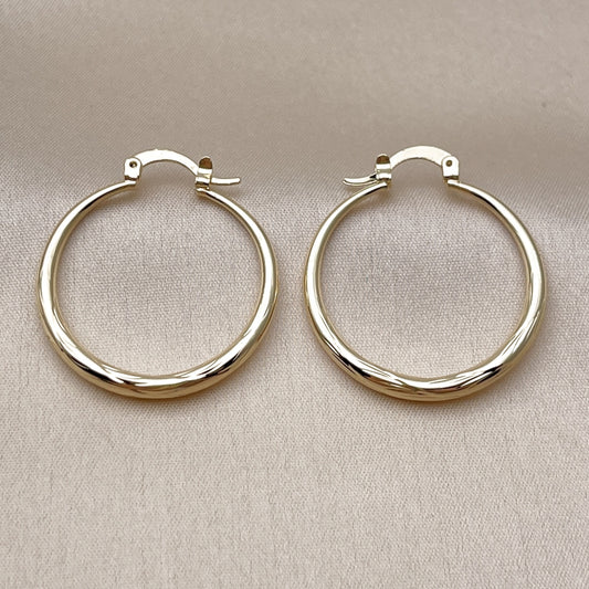 Oro Laminado Medium Hoop, Gold Filled Style Hollow Design, Diamond Cutting Finish, Golden Finish