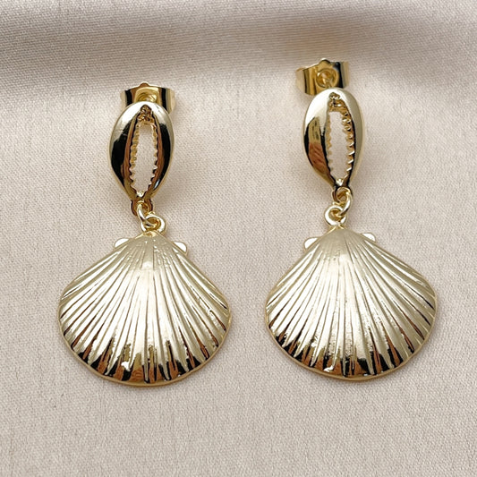 Oro Laminado Dangle Earring, Gold Filled Style Shell Design, Polished, Golden Finish
