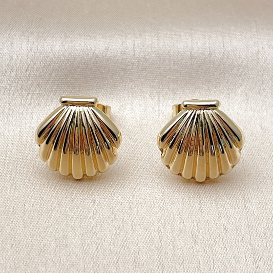 Oro Laminado Stud Earring, Gold Filled Style Shell and Hollow Design, Polished, Golden Finish