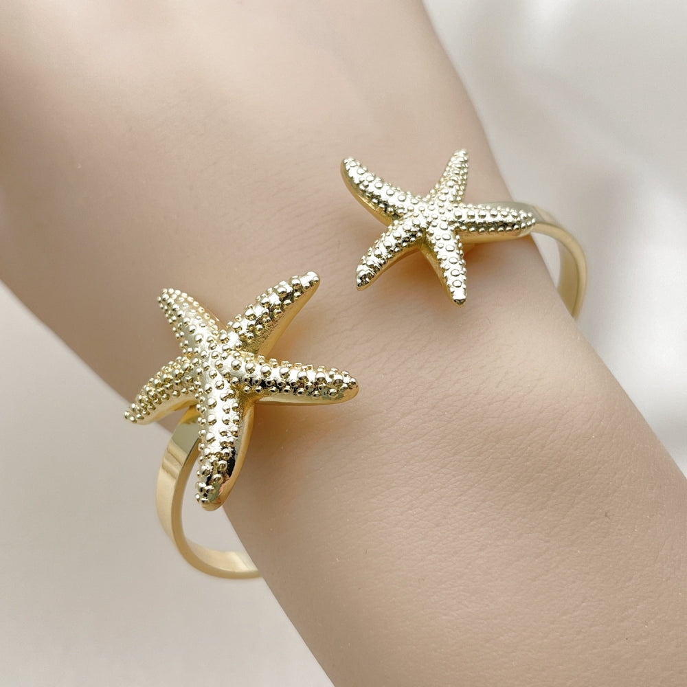 Oro Laminado Individual Bangle, Gold Filled Style Star Design, Diamond Cutting Finish, Golden Finish