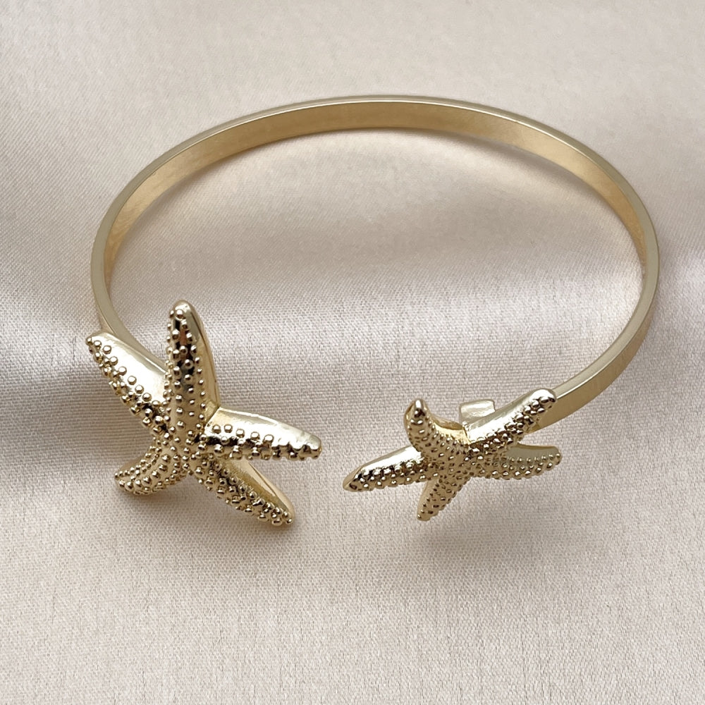 Oro Laminado Individual Bangle, Gold Filled Style Star Design, Diamond Cutting Finish, Golden Finish