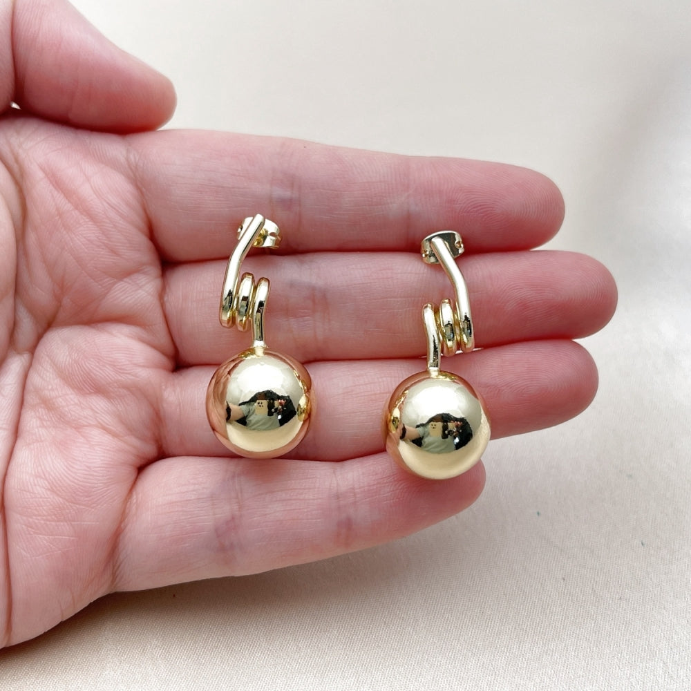 Oro Laminado Stud Earring, Gold Filled Style Ball and Hollow Design, Polished, Golden Finish