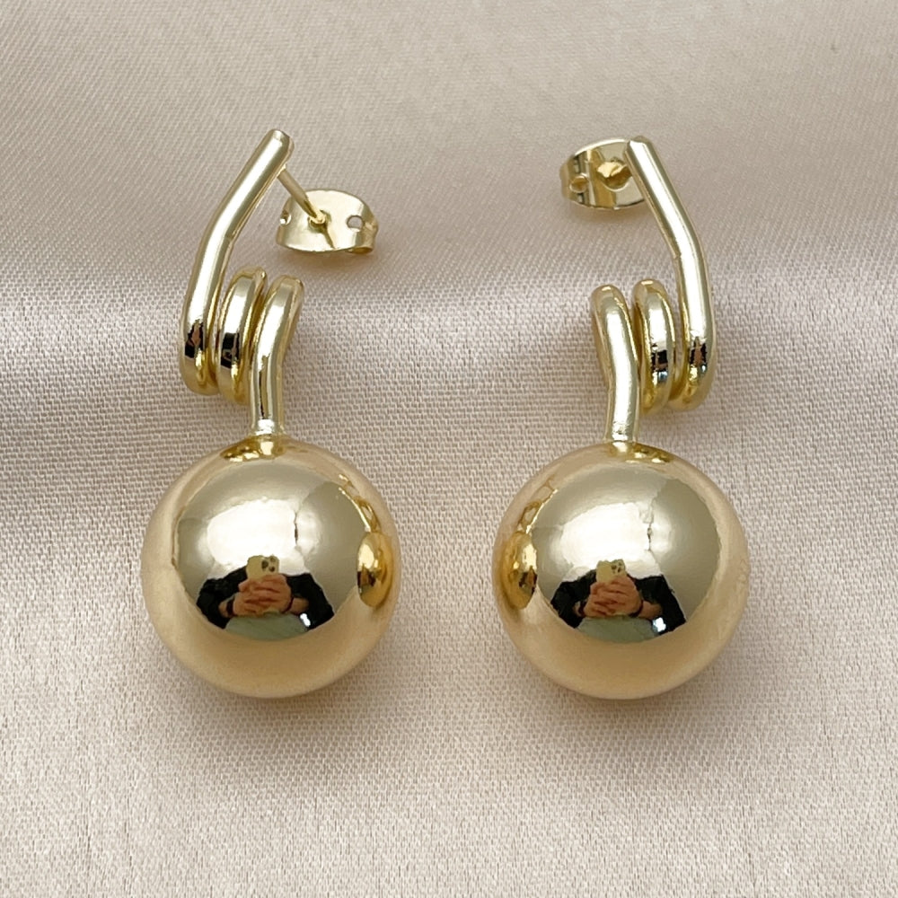 Oro Laminado Stud Earring, Gold Filled Style Ball and Hollow Design, Polished, Golden Finish