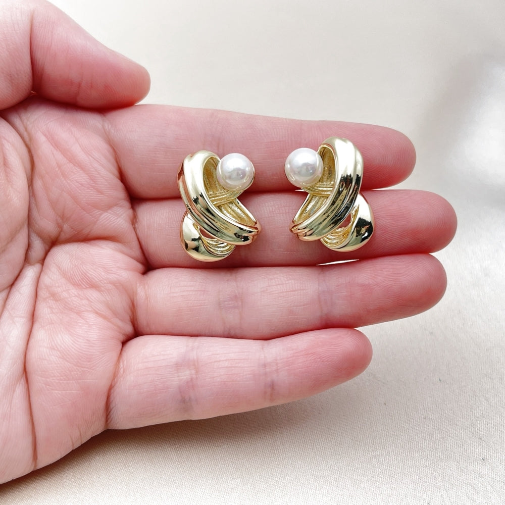 Oro Laminado Stud Earring, Gold Filled Style Ball Design, with Ivory Pearl, Polished, Golden Finish