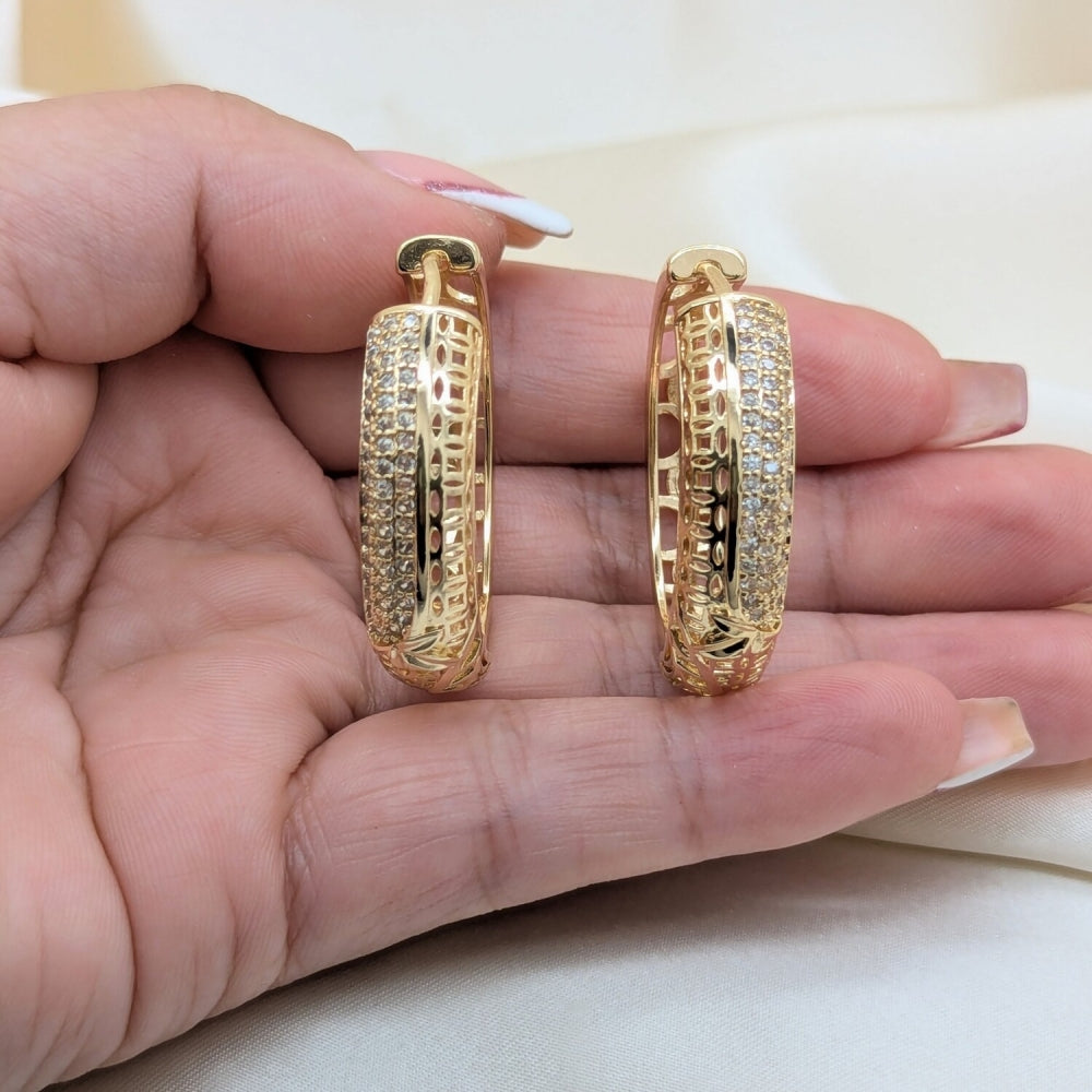 Oro Laminado Huggie Hoop, Gold Filled Style Leaf Design, with White Cubic Zirconia, Polished, Golden Finish