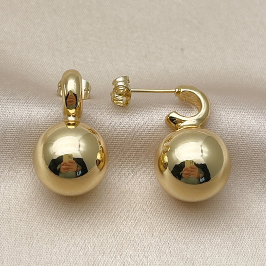 Oro Laminado Stud Earring, Gold Filled Style Ball and Hollow Design, Polished, Golden Finish