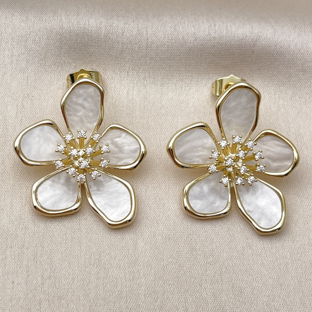 Oro Laminado Stud Earring, Gold Filled Style Flower Design, with Ivory Mother of Pearl and White Cubic Zirconia, Polished, Golden Finish
