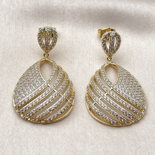 Oro Laminado Dangle Earring, Gold Filled Style Teardrop Design, with White Cubic Zirconia, Polished, Golden Finish