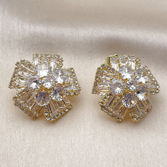 Oro Laminado Stud Earring, Gold Filled Style Flower and Baguette Design, with White Cubic Zirconia, Polished, Golden Finish
