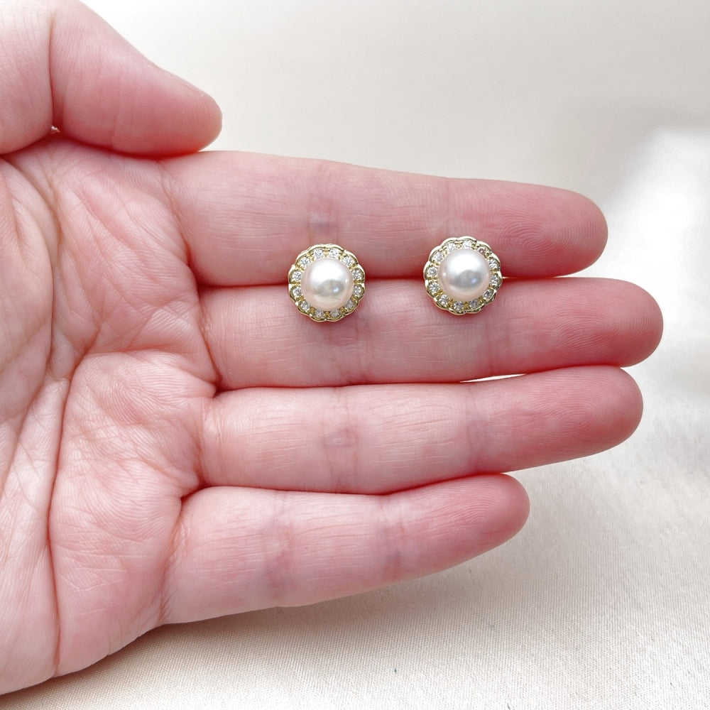 Oro Laminado Stud Earring, Gold Filled Style Flower and Cluster Design, with Ivory Pearl and White Cubic Zirconia, Polished, Golden Finish