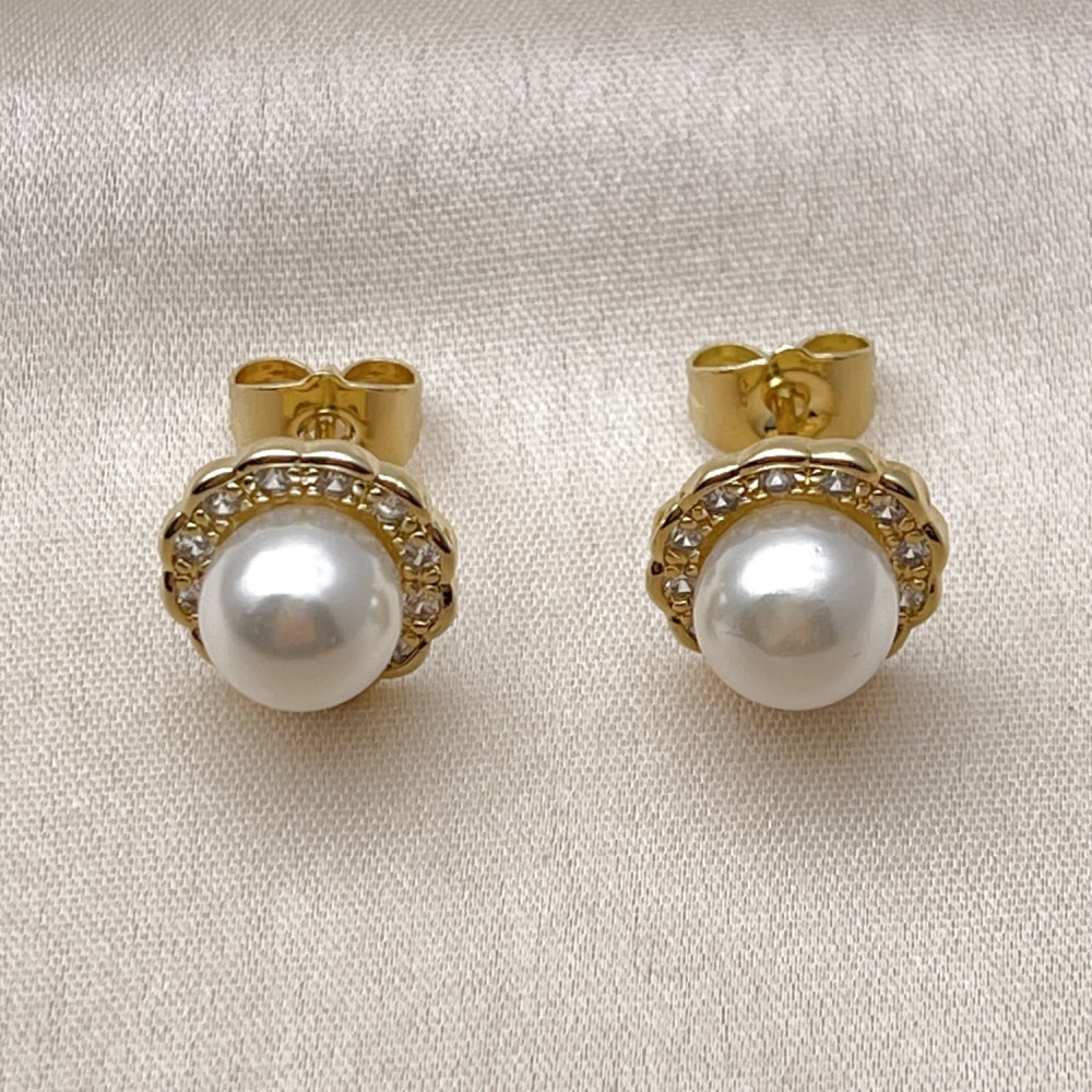 Oro Laminado Stud Earring, Gold Filled Style Flower and Cluster Design, with Ivory Pearl and White Cubic Zirconia, Polished, Golden Finish