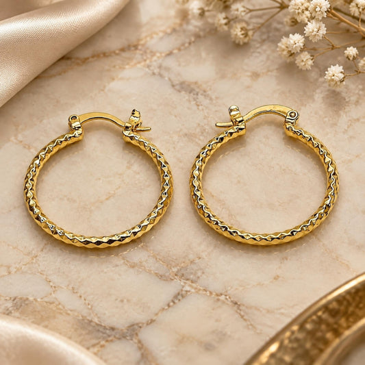 Oro Laminado Small Hoop, Gold Filled Style Diamond Cutting Finish, Golden Finish