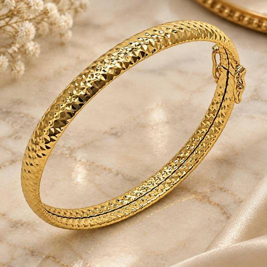 Oro Laminado Individual Bangle, Gold Filled Style Hollow Design, Diamond Cutting Finish, Golden Finish