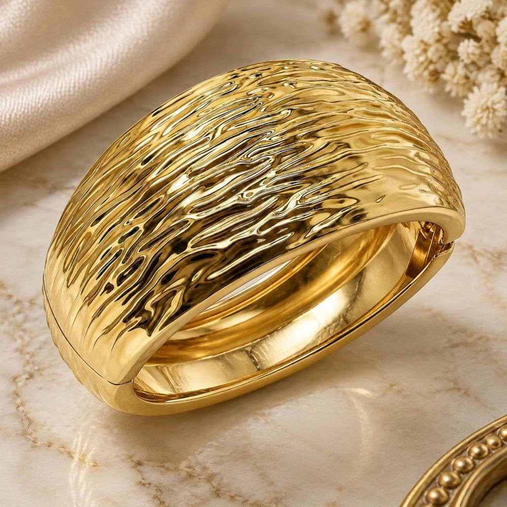 Oro Laminado Individual Bangle, Gold Filled Style Diamond Cutting Finish, Golden Finish