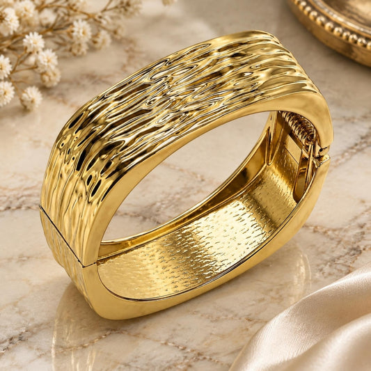 Oro Laminado Individual Bangle, Gold Filled Style Diamond Cutting Finish, Golden Finish