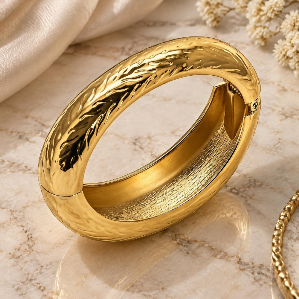 Oro Laminado Individual Bangle, Gold Filled Style Diamond Cutting Finish, Golden Finish