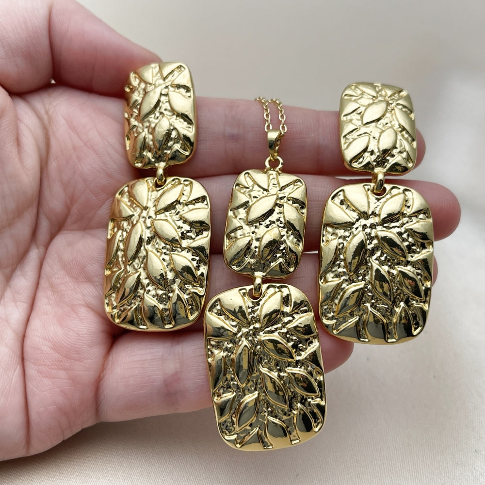 Oro Laminado Earring and Pendant Adult Set, Gold Filled Style Polished, Golden Finish