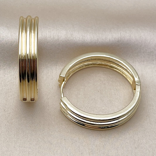 Oro Laminado Huggie Hoop, Gold Filled Style Polished, Golden Finish