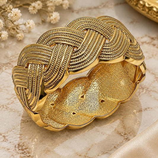 Oro Laminado Individual Bangle, Gold Filled Style Twist Design, Diamond Cutting Finish, Golden Finish