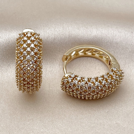 Oro Laminado Huggie Hoop, Gold Filled Style Heart Design, with White Cubic Zirconia, Polished, Golden Finish