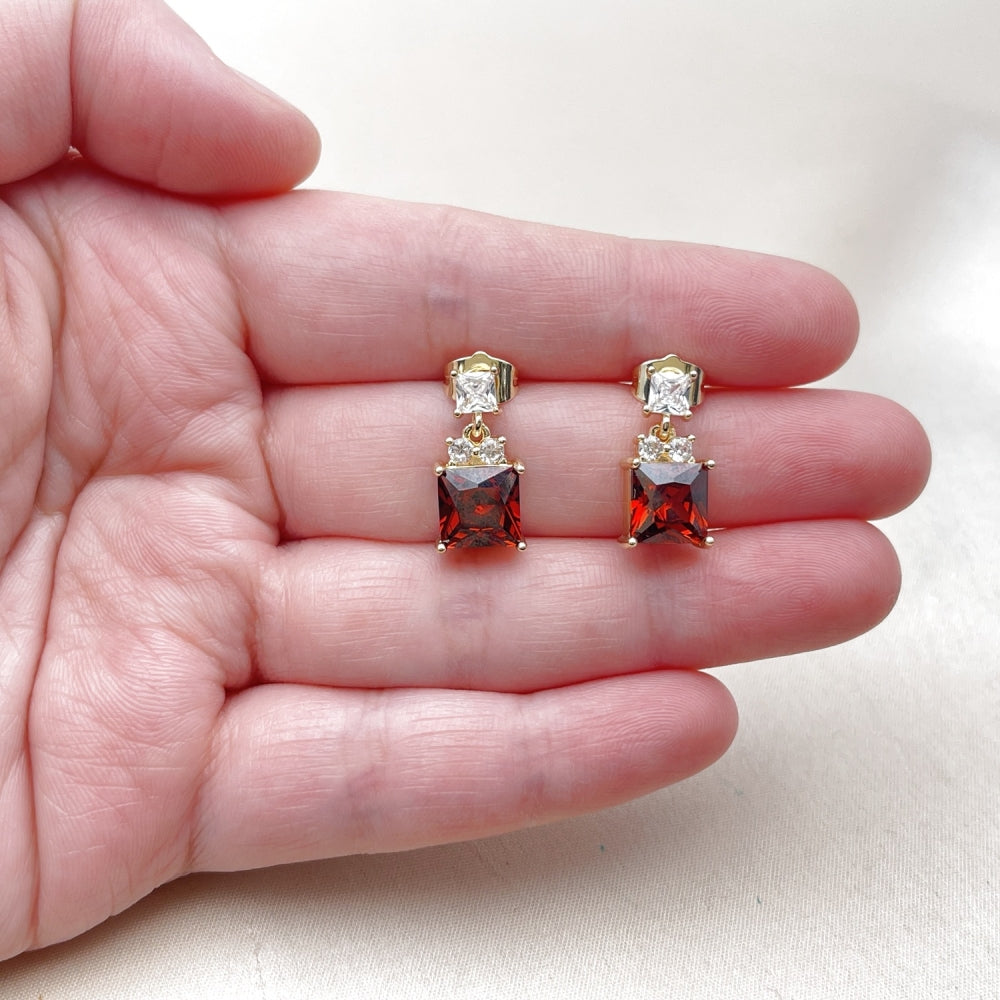 Oro Laminado Stud Earring, Gold Filled Style with White and Garnet Cubic Zirconia, Polished, Golden Finish