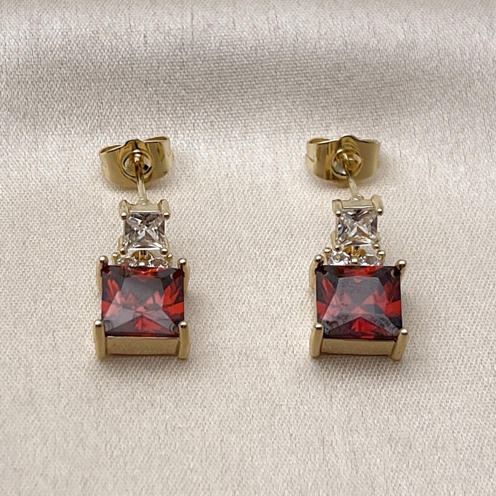 Oro Laminado Stud Earring, Gold Filled Style with White and Garnet Cubic Zirconia, Polished, Golden Finish