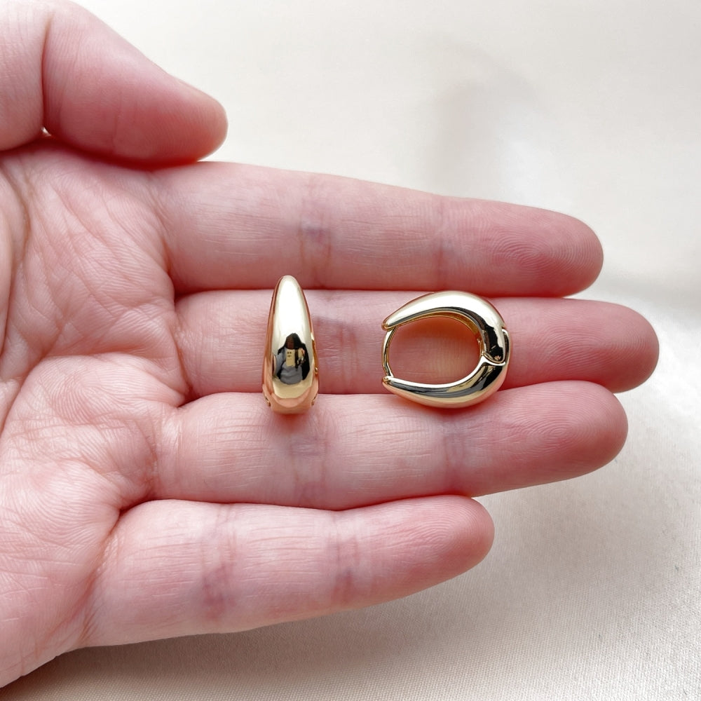 Oro Laminado Huggie Hoop, Gold Filled Style Teardrop Design, Polished, Golden Finish
