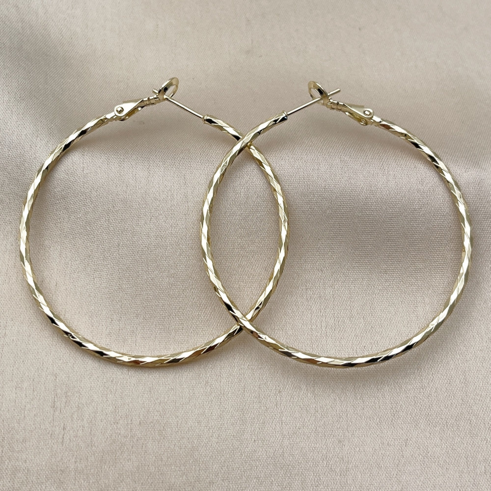 Oro Laminado Medium Hoop, Gold Filled Style Diamond Cutting Finish, Golden Finish