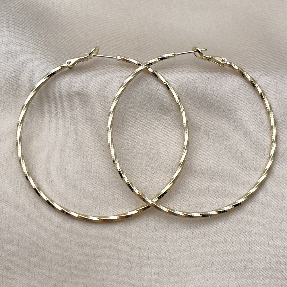 Oro Laminado Medium Hoop, Gold Filled Style Twist Design, Diamond Cutting Finish, Golden Finish