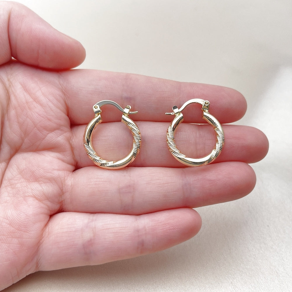 Oro Laminado Small Hoop, Gold Filled Style Diamond Cutting Finish, Golden Finish