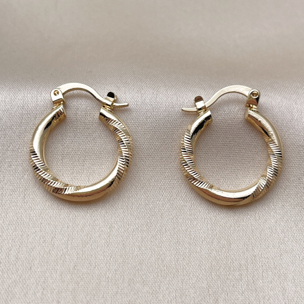 Oro Laminado Small Hoop, Gold Filled Style Diamond Cutting Finish, Golden Finish