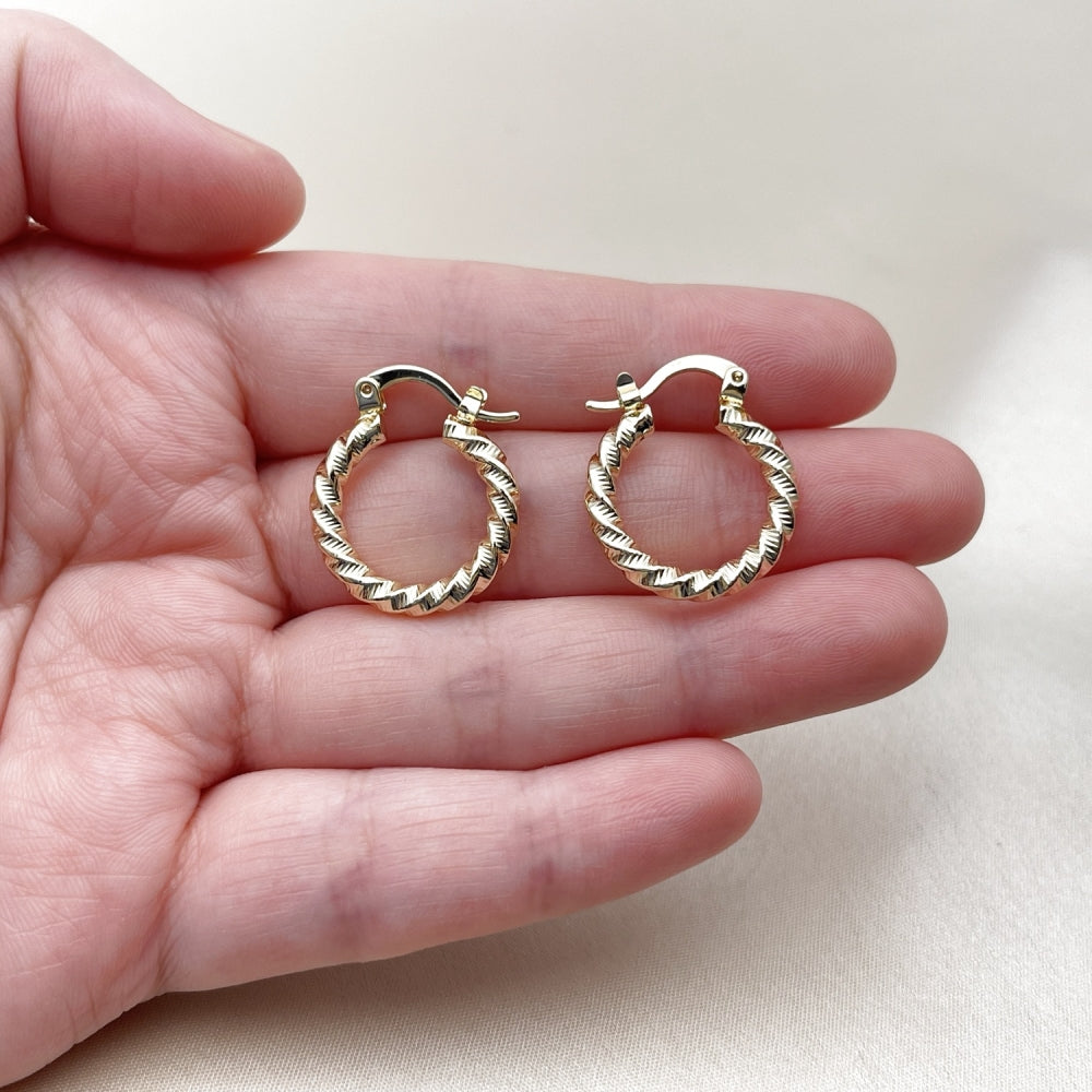 Oro Laminado Small Hoop, Gold Filled Style Twist Design, Diamond Cutting Finish, Golden Finish
