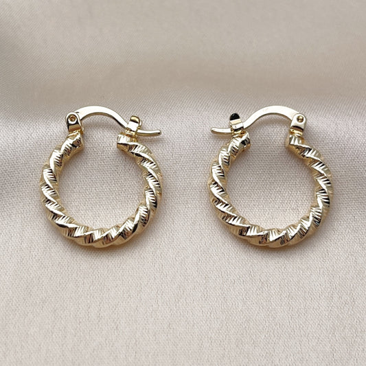 Oro Laminado Small Hoop, Gold Filled Style Twist Design, Diamond Cutting Finish, Golden Finish