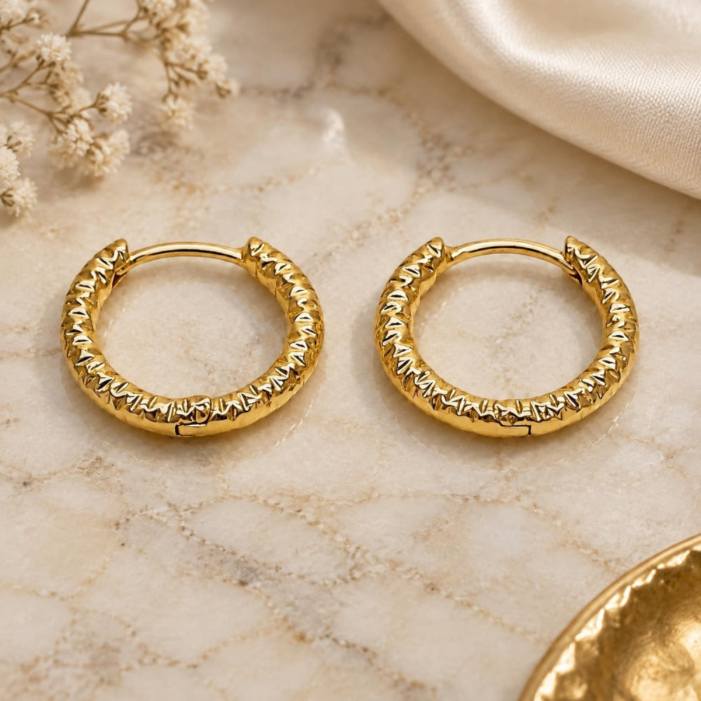 Oro Laminado Huggie Hoop, Gold Filled Style Diamond Cutting Finish, Golden Finish