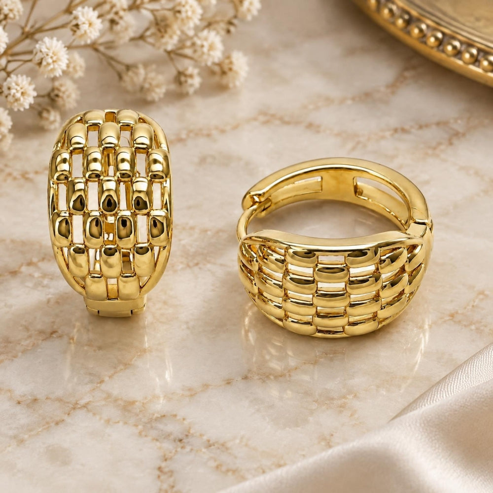 Oro Laminado Huggie Hoop, Gold Filled Style Polished, Golden Finish