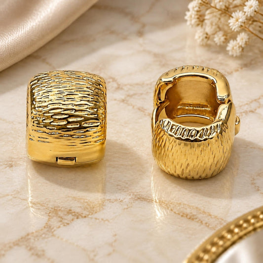 Oro Laminado Huggie Hoop, Gold Filled Style Diamond Cutting Finish, Golden Finish