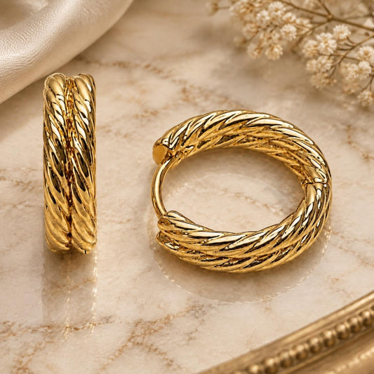 Oro Laminado Huggie Hoop, Gold Filled Style Twist Design, Diamond Cutting Finish, Golden Finish