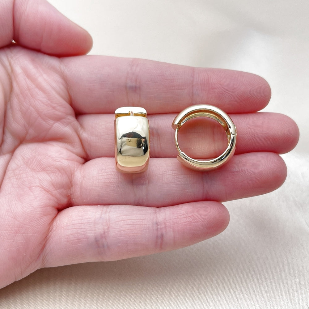 Oro Laminado Huggie Hoop, Gold Filled Style Polished, Golden Finish